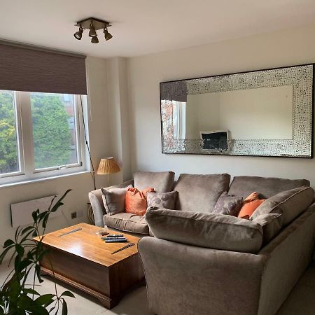4 The Courtyard Central Windsor 2Br Eksteriør bilde