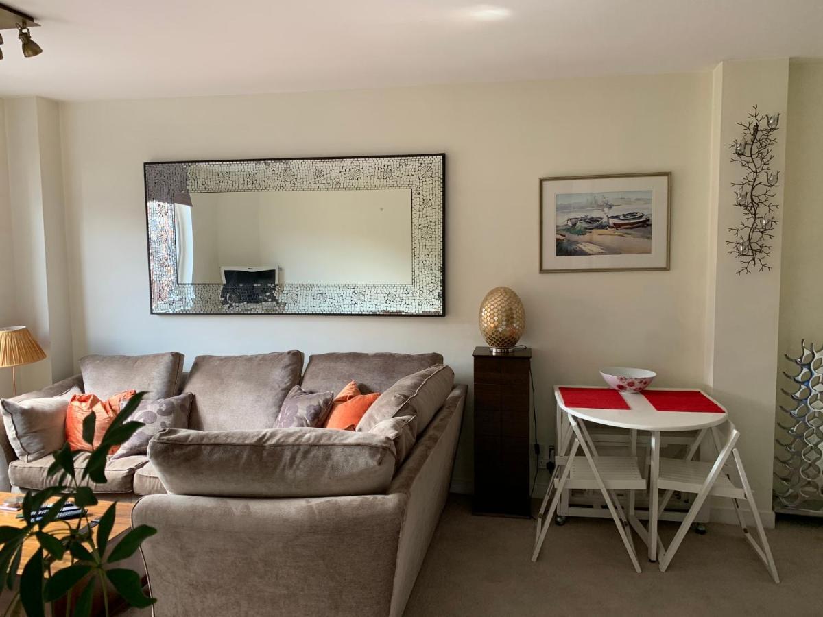4 The Courtyard Central Windsor 2Br Eksteriør bilde