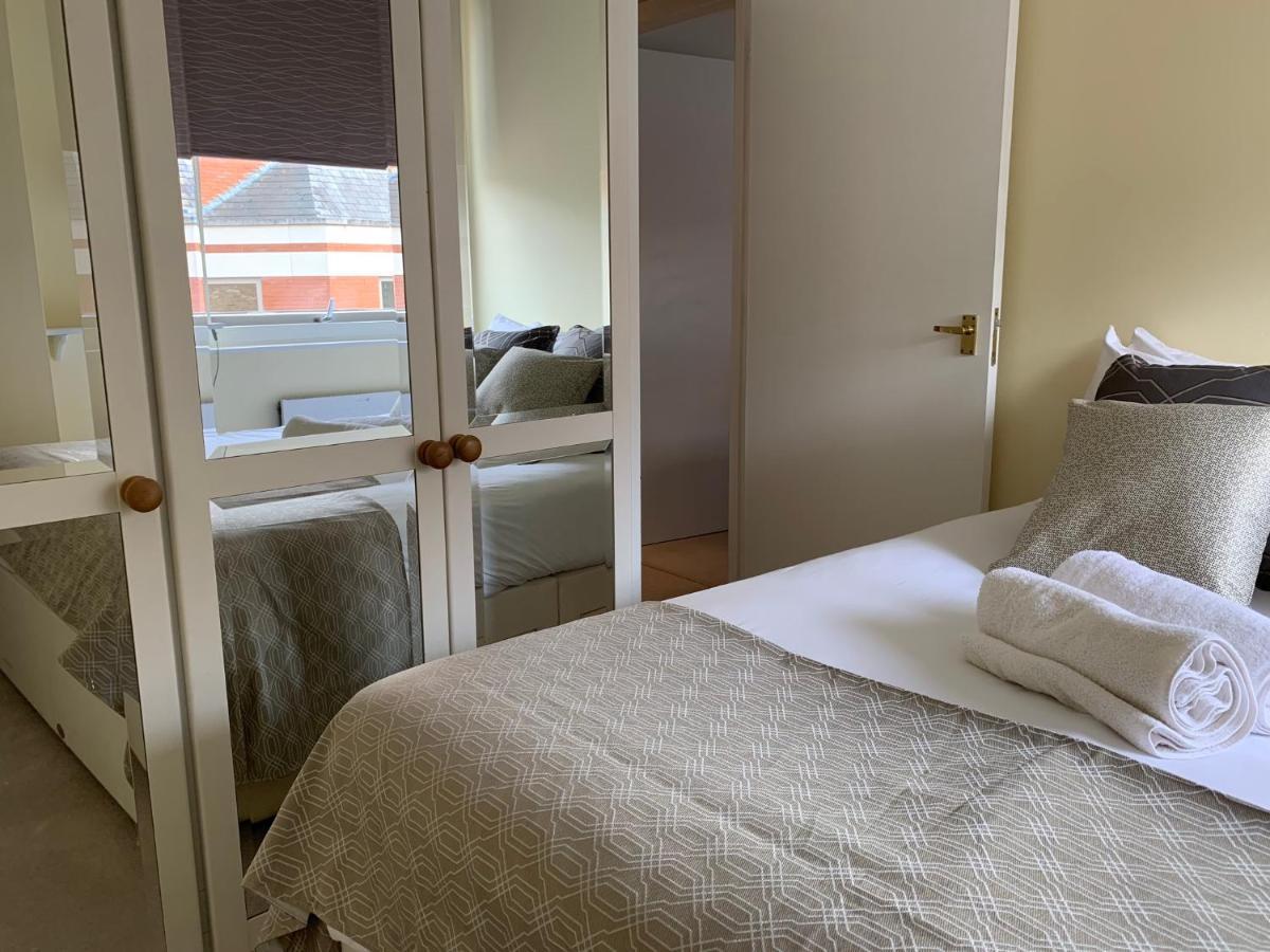 4 The Courtyard Central Windsor 2Br Eksteriør bilde