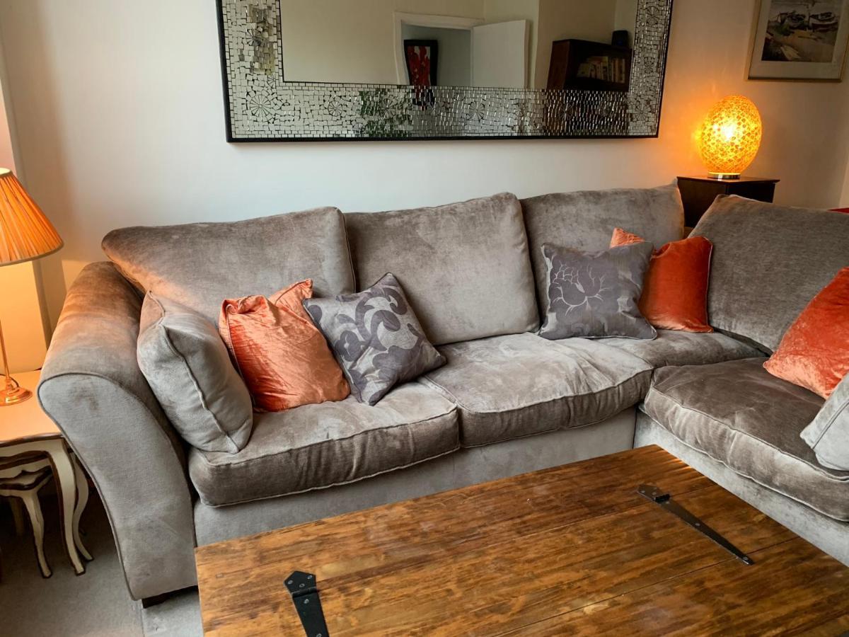 4 The Courtyard Central Windsor 2Br Eksteriør bilde