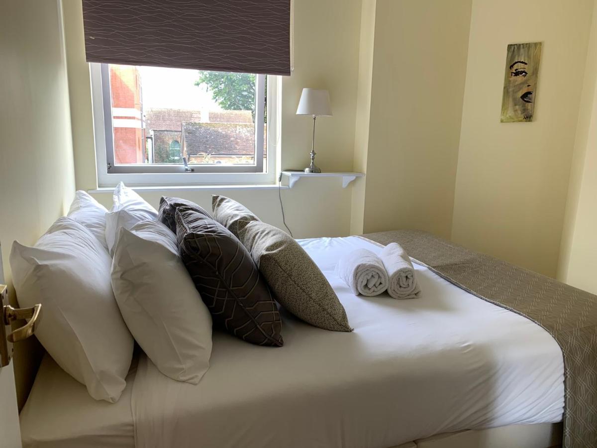 4 The Courtyard Central Windsor 2Br Eksteriør bilde