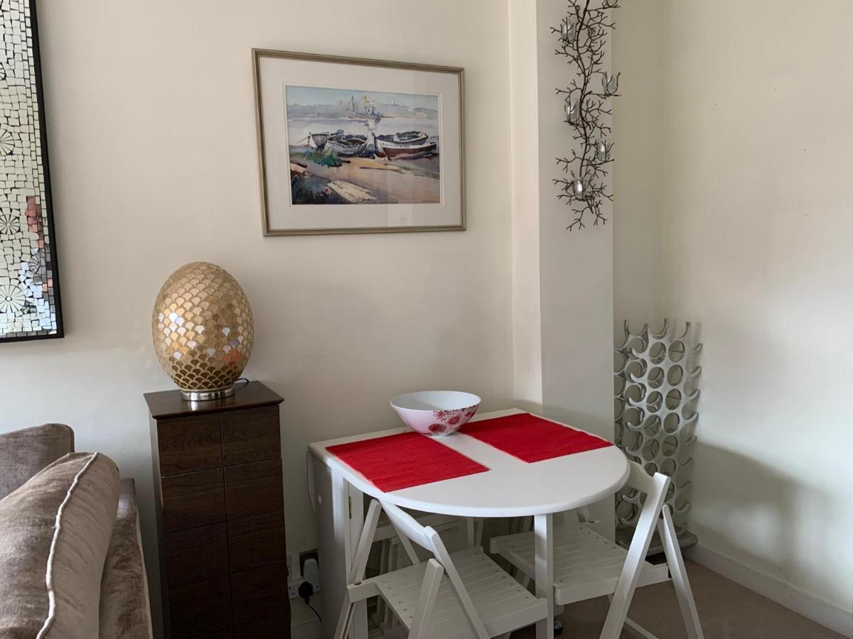 4 The Courtyard Central Windsor 2Br Eksteriør bilde